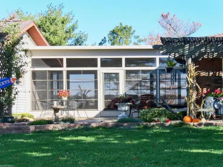 model-200-vinyl-sunroom-weathermaster-door-elite-sunrooms-0110