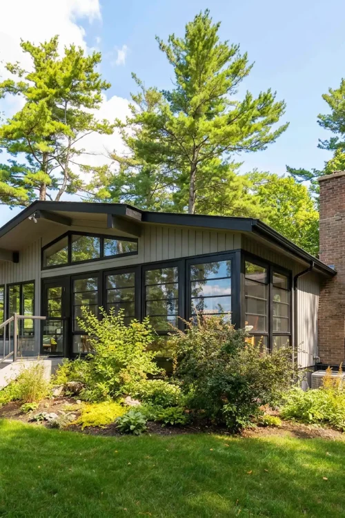 Create a more comfortable Manitoba deck with wall solutions designed to provide shade and protection from intense summer sun.
